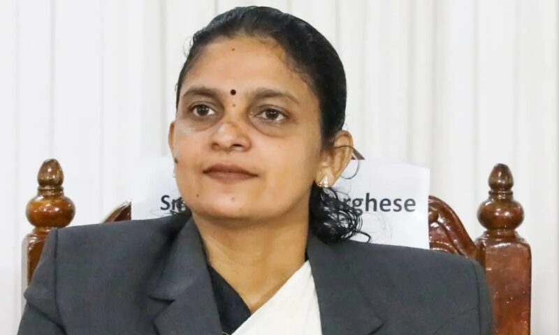 ‘സ്ഥാനക്കയറ്റം നൽകരുത്’; ഹണി എം വർഗീസിനെതിരെ രാഷ്ട്രപതിക്ക് കത്തയച്ച് അതിജീവിത
