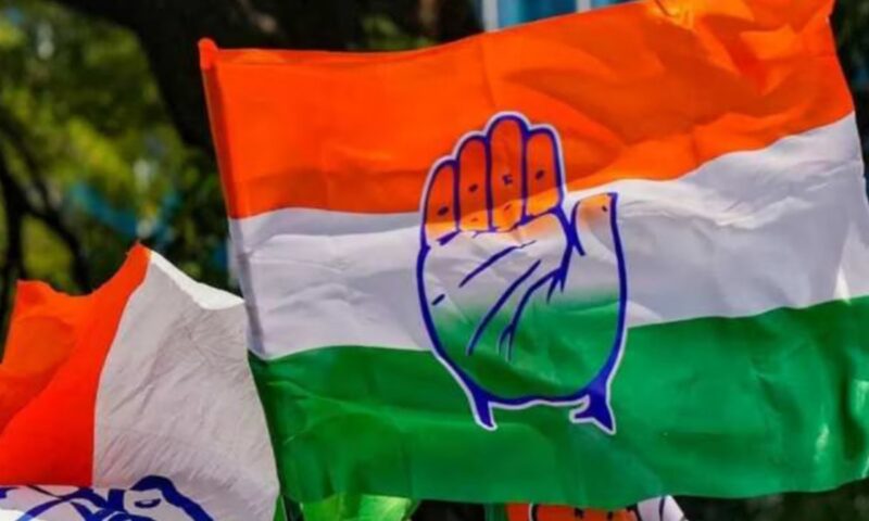 കോൺഗ്രസിൽ ‘മുഖ്യമന്ത്രി’ പോര്; ചേരിതിരിഞ്ഞ് നേതാക്കളും അനുയായികളും