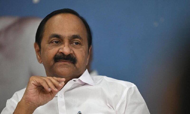 കേരളത്തിൽ യുഡിഎഫിന് ഭരണം പ്രവചിച്ച് എക്സിറ്റ് പോളുകൾ;70 മുതൽ 90 സീറ്റുകൾ വരെ നേടുമെന്ന് പ്രവചനം