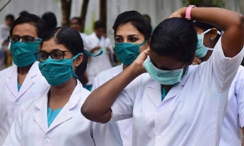 സമരം ശക്തമാക്കി നഴ്സുമാർ; തൃശൂരിൽ പ്രതിഷേധ മാർച്ച്