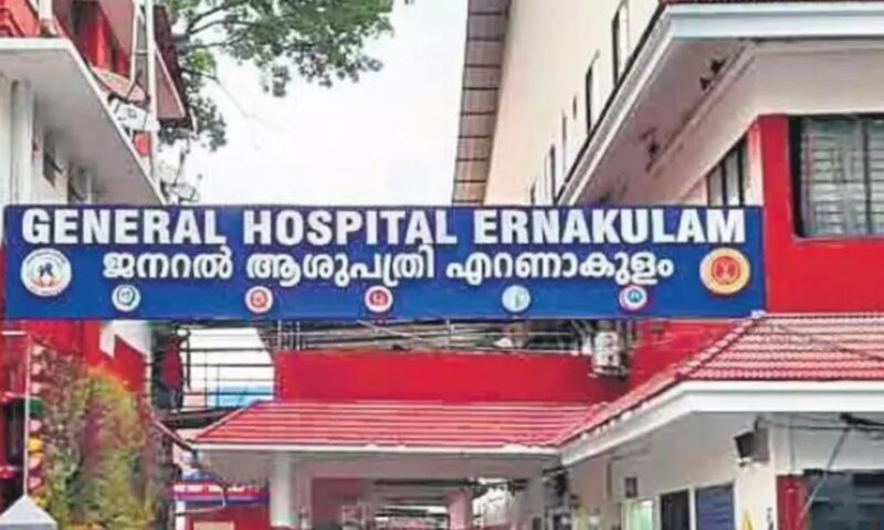 എറണാകുളം ജനറൽ ആശുപത്രിയിൽ കാൻസർ രോഗിയോട് കണ്ണില്ലാ ക്രൂരത; പുറത്തെടുത്ത കുടൽ തിരികെവയ്ക്കാതെ ഡോക്ടർ