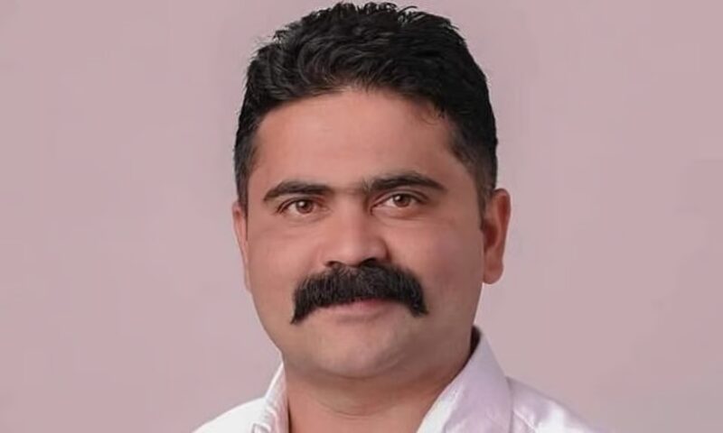പാലക്കാട് ദലിത് യുവതിയെ പീഡിപ്പിച്ച കേസ്; കോൺഗ്രസ് കൗൺസിലർ പ്രശോഭ് സി വത്സൻ കീഴടങ്ങി