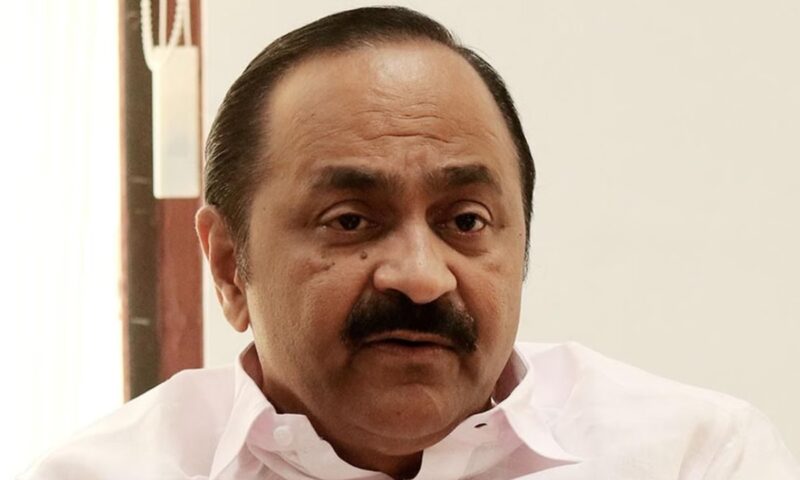 പിണറായി വിജയന്റെ വീട്ടിലെ ഇ ഡി റെയ്ഡ്; കോൺഗ്രസ് നേതാക്കളുടെ മൗനം രക്ഷാകവചമോ?