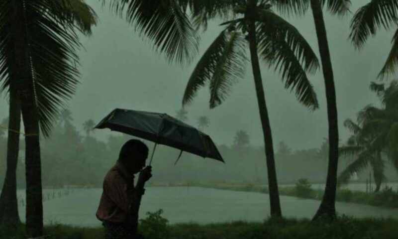 വേനൽ മഴ കനക്കുന്നു; ഏഴ് ജില്ലകളിൽ യെല്ലോ അലേർട്ട്