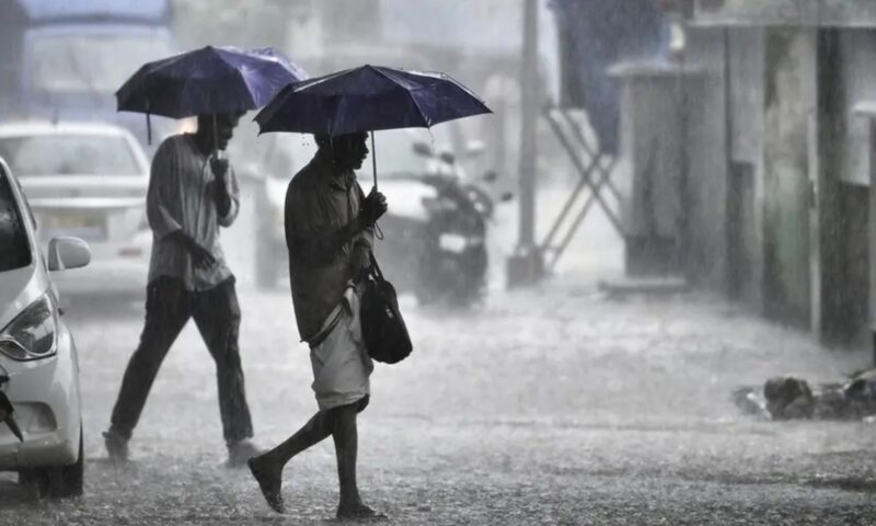 ന്യൂനമർദം ശക്തമാകുന്നു; കേരളത്തിൽ മഴ കനക്കും