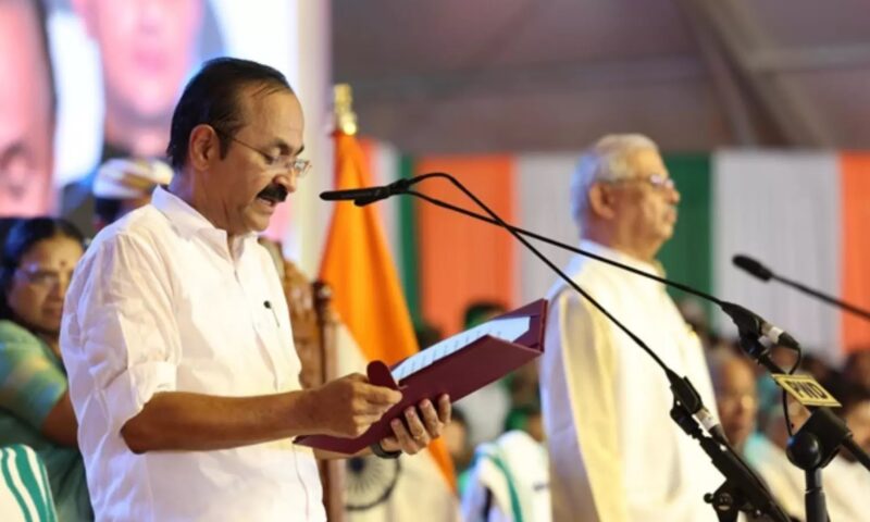 വടശേരി ദാമോദരന്‍ മേനോന്‍ സതീശന്‍ എന്ന ഞാന്‍… കേരളത്തിന്റെ 13ാം മുഖ്യമന്ത്രിയായി സത്യപ്രതിജ്ഞ ചെയ്ത് വി ഡി സതീശന്‍