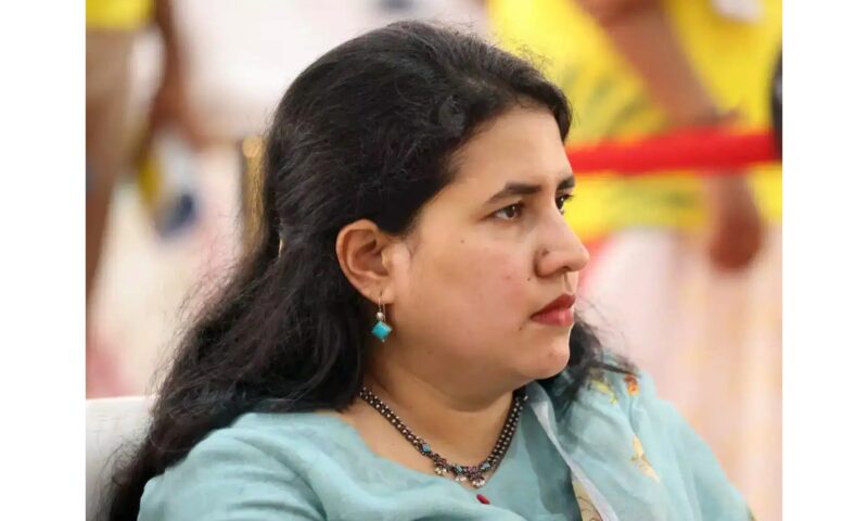 വീണ വിജയനെ വളഞ്ഞിട്ട് പൂട്ടാൻ ഇ. ഡി,ചോദ്യം ചെയ്യാൻ ഉടൻ സമൻസ് നൽകും