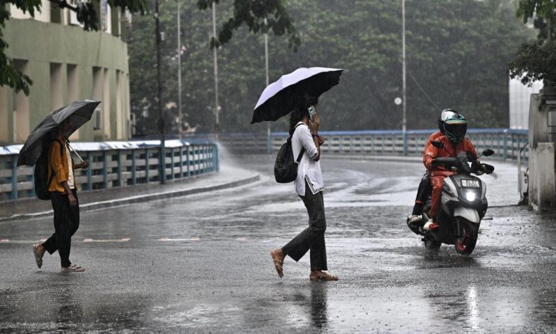 മഴ തുടരും, ഇന്ന് പത്ത്‌ ജില്ലകളിൽ യെല്ലോ അലേർട്ട്