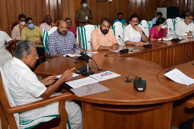 അവസാന മന്ത്രിസഭായോഗം ചേർന്നു,എല്ലാ മന്ത്രിമാർക്കും വിജയാശംസകൾ നേർന്ന് മുഖ്യമന്ത്രി