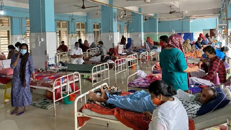 പനി ബാധിതരുടെ എണ്ണം കൂടുന്നു; പ്രതിരോധത്തിലെ വീഴ്ച്ചയിൽ ആരോഗ്യവകുപ്പിനെതിരെ ആഞ്ഞടിച്ച് പ്രതിപക്ഷം