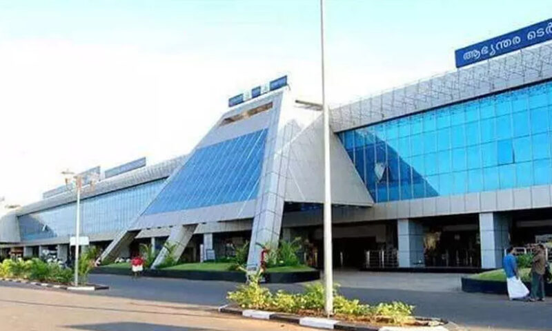 കരിപ്പൂരിൽ സ്വർണം പിടികൂടിയ കേസ്: കസ്റ്റംസിനെ പ്രതിക്കൂട്ടിലാക്കി മൊഴി; ഉദ്യോഗസ്ഥർ സഹായിച്ചെന്ന് പ്രതി