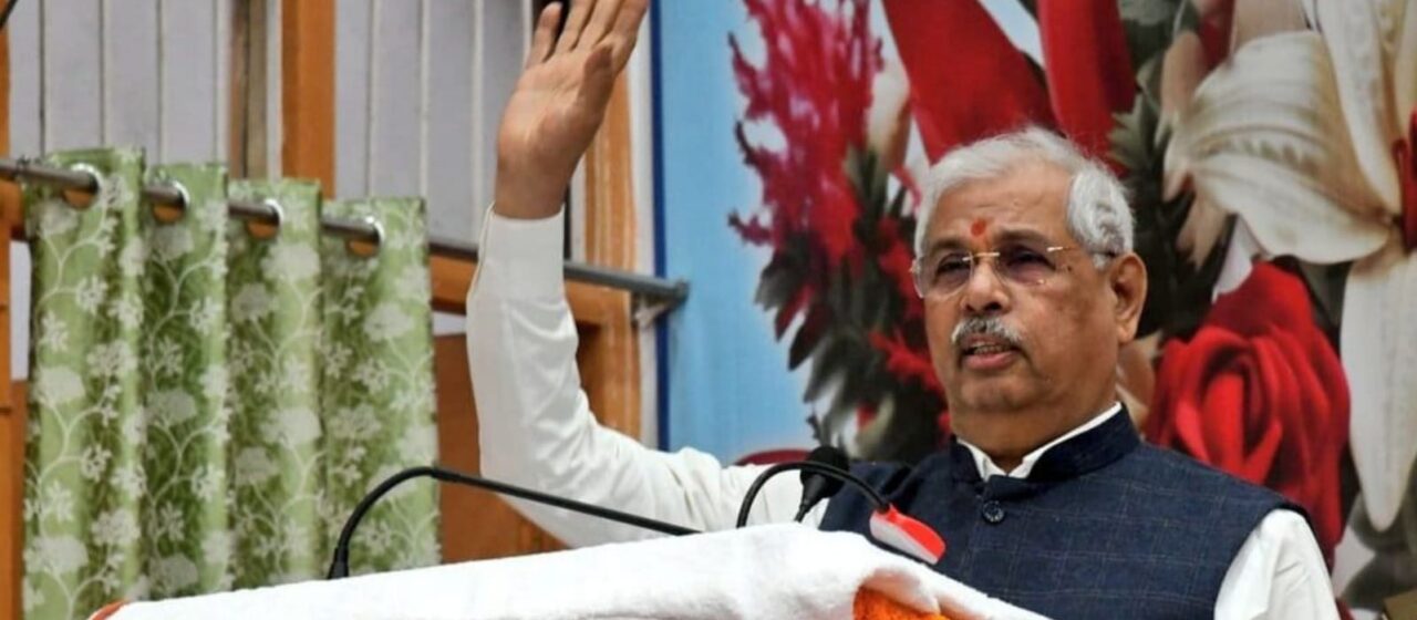 വിവിധ വകുപ്പുകളുടെ യോഗം വിളിച്ച് ഗവർണർ; മുഖ്യമന്ത്രിക്ക് അതൃപ്തി