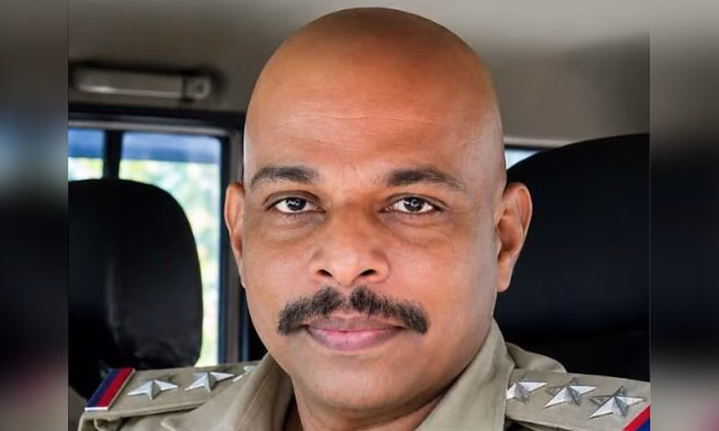 മണ്ണ് മാഫിയയിൽ നിന്നും കൈക്കൂലി വാങ്ങുന്നതിനിടെ കുറുപ്പംപടി സി.ഐ രാജേഷ് കുമാർ വിജിലൻസ് പിടിയിൽ