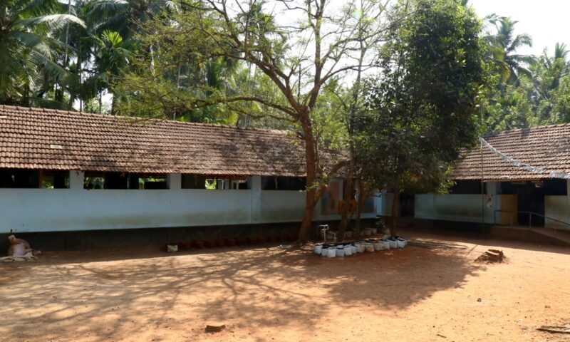 ഫിറ്റ്നസ് സർട്ടിഫിക്കറ്റ് ഇല്ല: കൊയിലാണ്ടി സൗത്ത് പുളിയഞ്ചേരി എൽ.പി. സ്കൂൾ അടച്ചു;ആശങ്കയിൽ രക്ഷിതാക്കളും വിദ്യാർത്ഥികളും