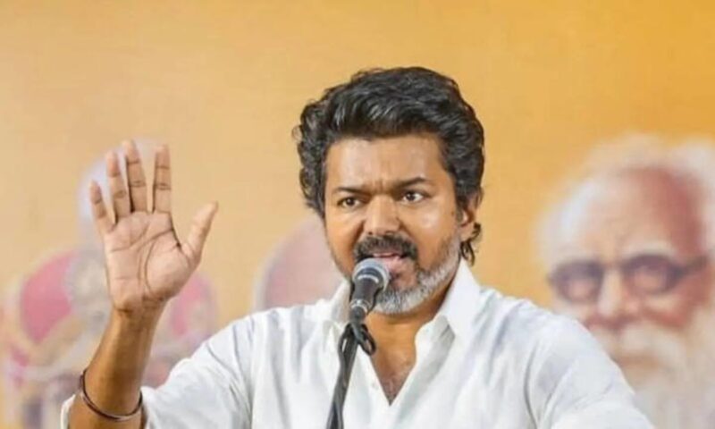 വിജയ് സർക്കാരിനെ വീഴിക്കാൻ വാഗ്ദാനം 35 കോടി; സമീപിച്ചത് ടിവികെയുടെ 15-20 എംഎൽഎമാരെ; പിന്നിൽ ഡിഎംകെയെന്ന് ചെന്നൈ പോലീസ്