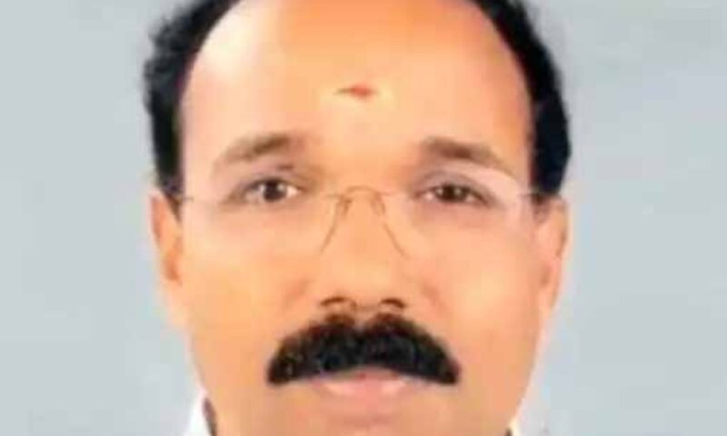 കെ കെ മഹേശൻ ആത്മഹത്യ ചെയ്തത സംഭവത്തിൽ തെളിവുകളും മൊഴിയും നൽകാൻ ഹിമവൽ ഭദ്രാനന്ദയ്ക്ക് പോലീസ് നോട്ടീസ്