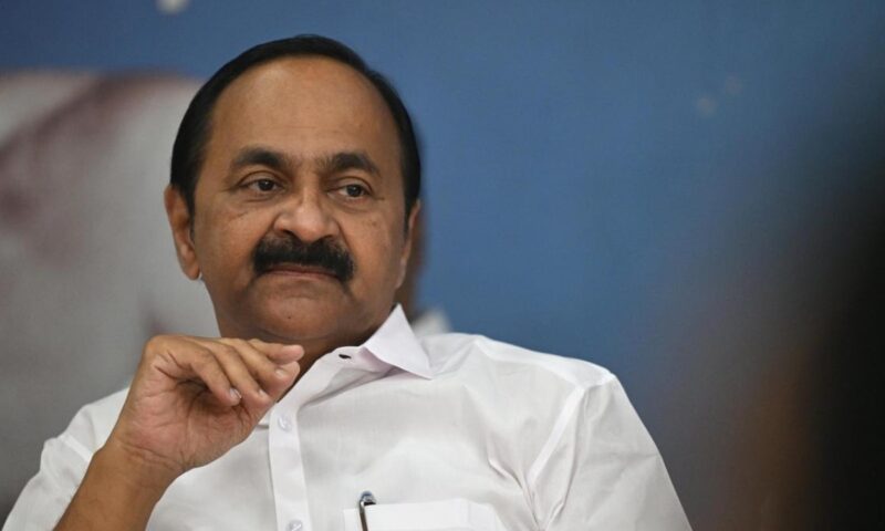 മഴക്കെടുതി: സ്ഥിതിഗതികൾ വിലയിരുത്തി മുഖ്യമന്ത്രി; ചുമതലയുള്ള മന്ത്രിമാർ അതത് ജില്ലകളിൽ ക്യാമ്പ് ചെയ്യാൻ നിർദേശം