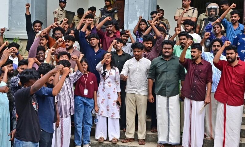 കാലടി സംസ്കൃത സർവകലാശാലയിലെ സമരം 32-ാം ദിവസത്തിലേക്ക്
