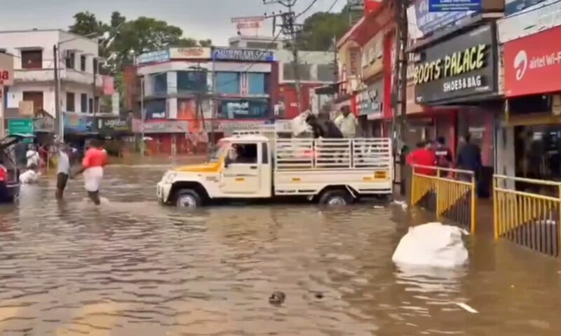 ആശങ്കയായി നദികളിൽ ജലനിരപ്പ് ഉയരുന്നു; പ്രളയഭീതിയിൽ കേരളം