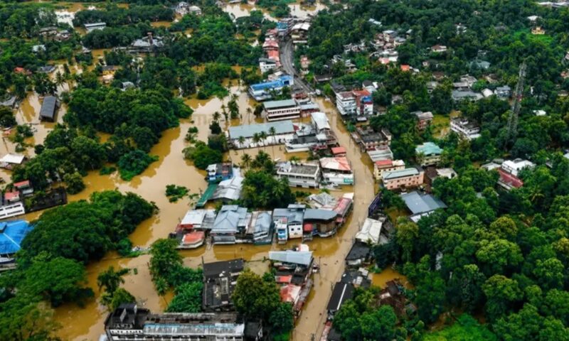 റാന്നിയെ വിഴുങ്ങി പെരുമഴ; ടൗൺ ഒറ്റപ്പെട്ടു, രക്ഷാപ്രവർത്തനം തുടരുന്നു