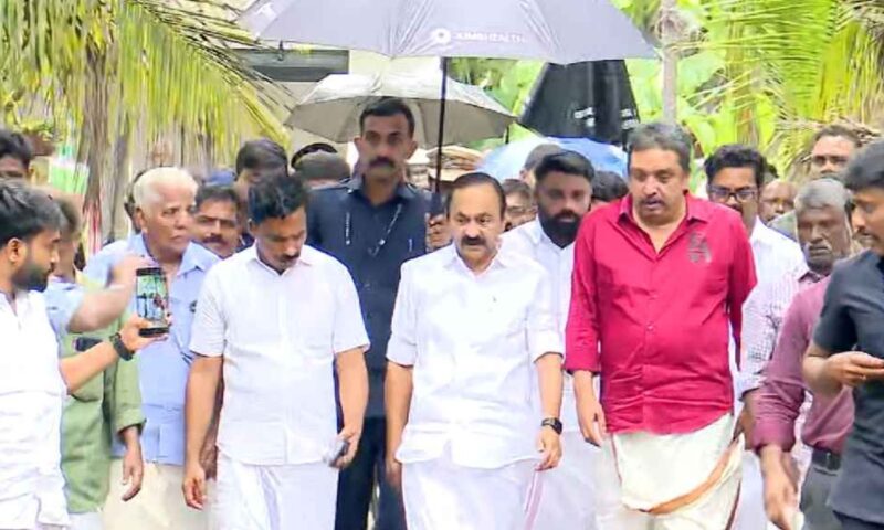 ഗൗതം കൃഷ്ണയുടെ വീട്ടിലെത്തി മുഖ്യമന്ത്രി; കുടുംബത്തിന് പരമാവധി സഹായം ഉറപ്പ്