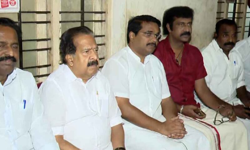 ജോണിന്റെ വീട്ടിലെത്തി ആഭ്യന്തര മന്ത്രിയും ഫിഷറീസ് മന്ത്രിയും; മുഖ്യമന്ത്രി മാപ്പ് പറയണമെന്ന നിലപാടിൽ ഉറച്ച് ജോൺ മത്തിയാസിന്റെ കുടുംബം