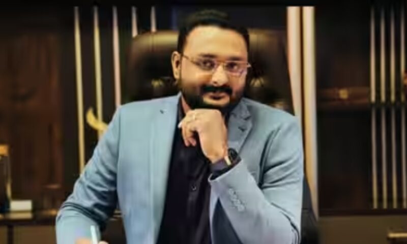 മെസിയുടെ പേരിലെ തട്ടിപ്പിന് പിന്നാലെ മദ്യശേഖരവും വിദേശ കറൻസിയും; ആന്റോ അഗസ്റ്റിനെതിരെ കുരുക്ക് മുറുകുന്നു