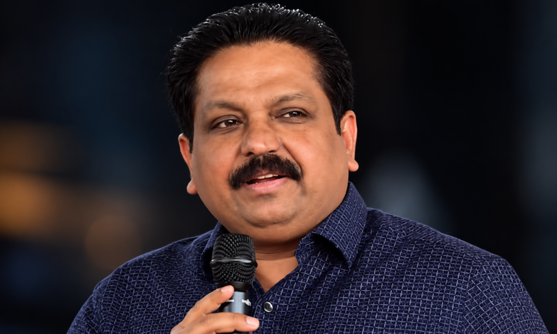 യുഎഇയിലേക്ക് മടങ്ങാൻ അനുമതി വേണം; ജാമ്യവ്യവസ്ഥയിൽ ഇളവ് തേടി ടോമിൻ തച്ചങ്കരി ഹൈക്കോടതിയിൽ